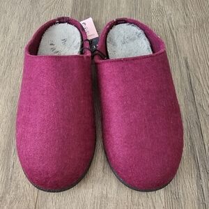 Serra Lounge Wear Slippers Size 7/8 NWT